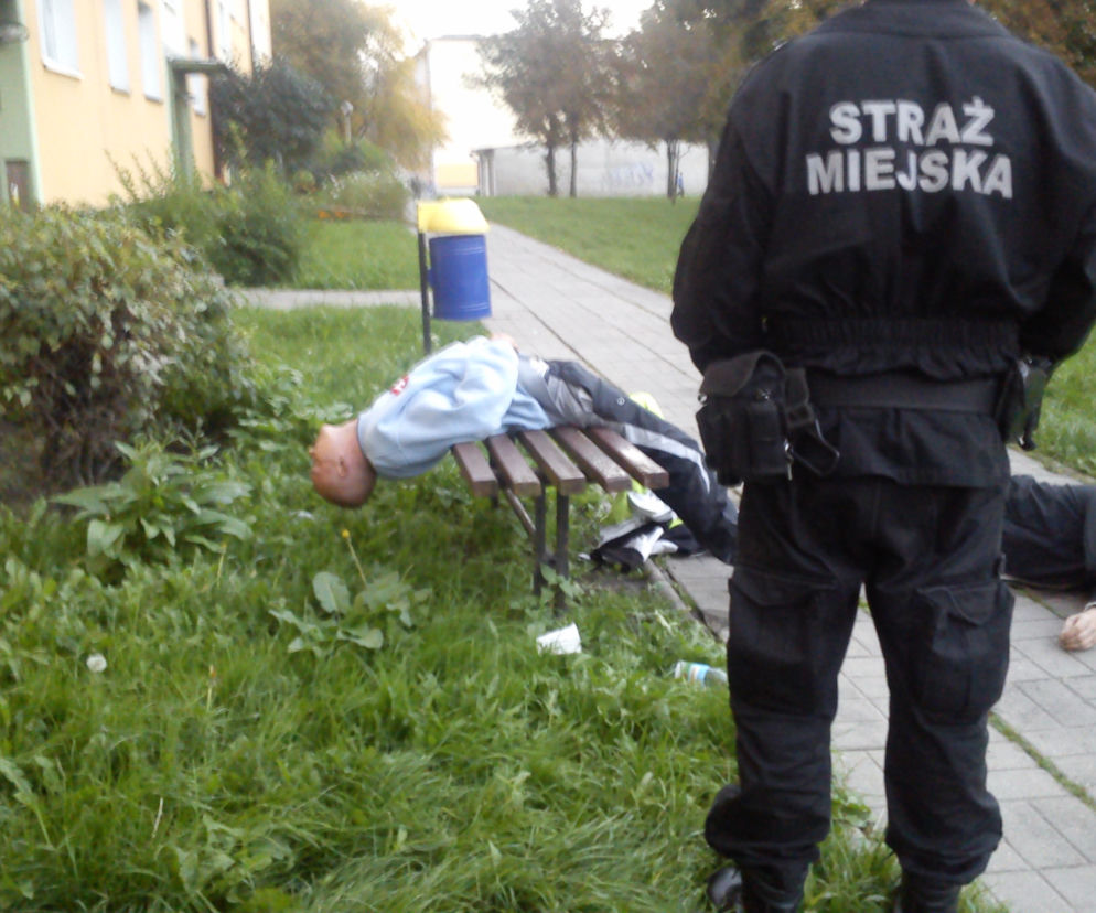 Człowiek guma, półnaga kobieta, wędkarz naturysta -czyli nietypowe interwencje Starży Miejskiej Starachowice