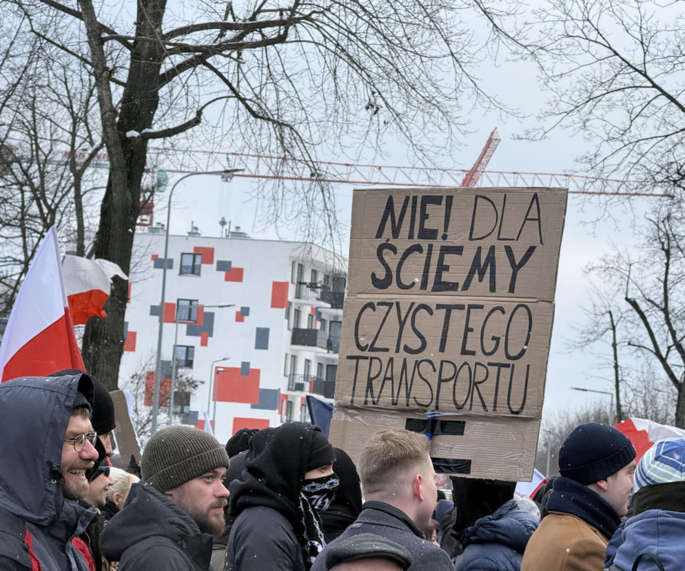 Kraków: protesty przeciwko Strefie Czystego Transportu. Na miejscu pojawiły się tłumy [ZDJĘCIA]