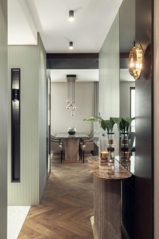 Styl modern classic we wnętrzu. Dyskretny luksus z widokiem na morze