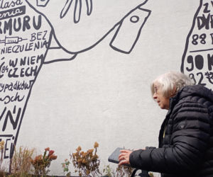 Nowy mural w Krakowie na cześć Andrzeja Wajdy. Żona reżysera nie kryje zachwytu
