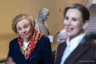 Elegancka Marta Nawrocka w USA. Postawiła na klasyki: beż i brąz. Ale to torebka robi robotę!