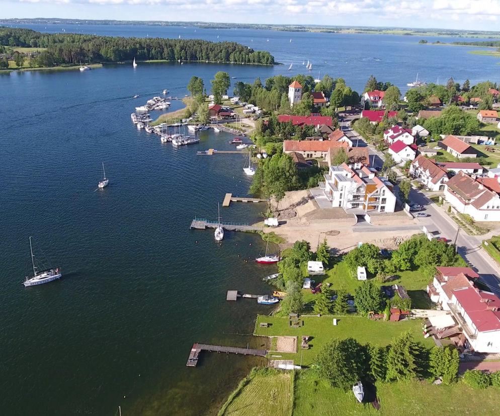 Mazury. Ratowali rodzinę z dzieckiem i gasili pożar jachtu!  MOPR podsumowuje długi weekend: Rozbita głowa, połamane żebra, złamana noga