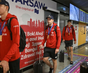 Złoci siatkarze po perypetiach wrócili do Polski