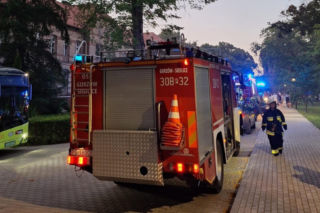 Było spore zadymienie. Kiedy mieszkańcy DPS nr 2 wrócą do siebie?