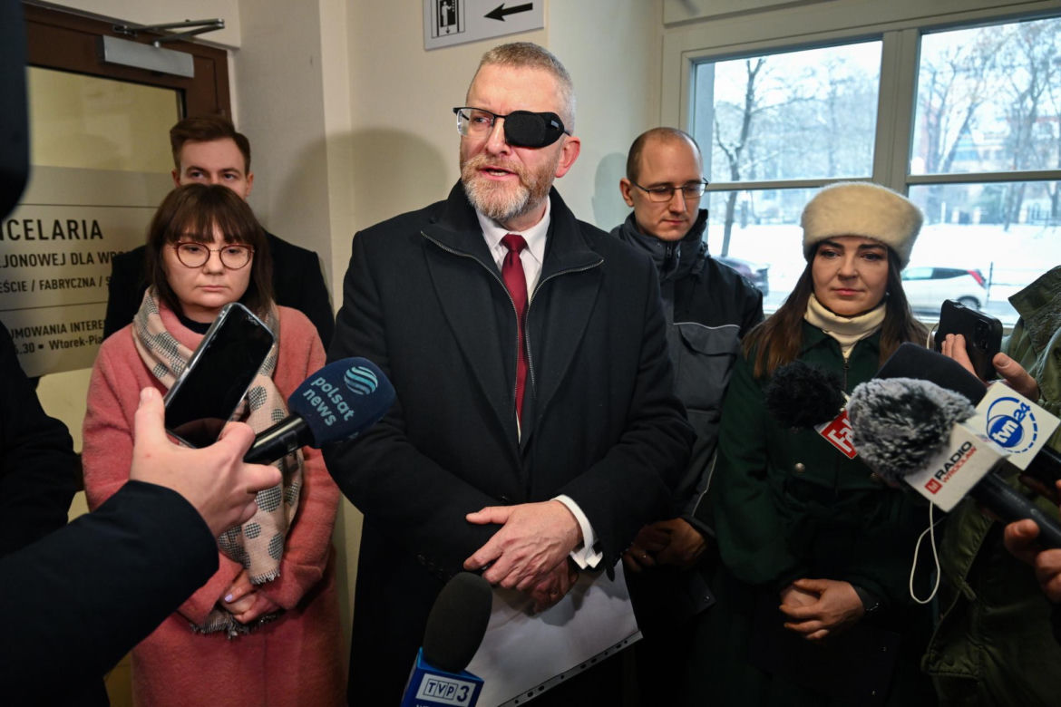 Grzegorz Braun pojawił się w prokuraturze. Nie otrzymał żadnych zarzutów