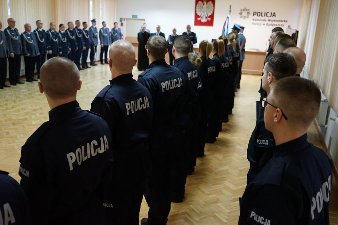 Nowi policjanci w Bydgoszczy i regionie! Ślubowanie złożyło 23 funkcjonariuszy 