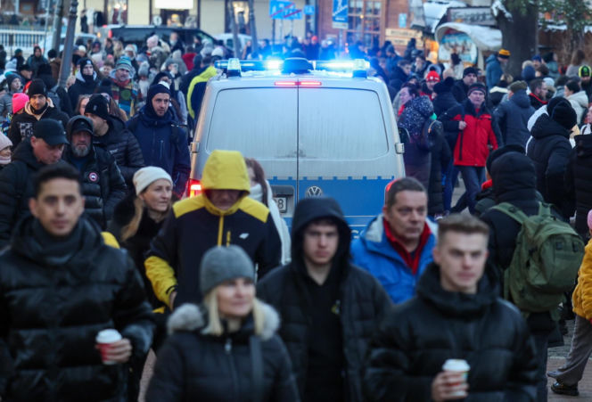Fatalne warunki w Tatrach. Jest mroźno, ślisko, a szlaki są zasypane śniegiem. TPN ostrzega turystów