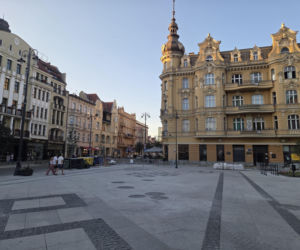 Plac Wolności w Bydgoszczy już bez pomnika, ale z nową rzeźbą. Sprawdzamy, kiedy koniec prac