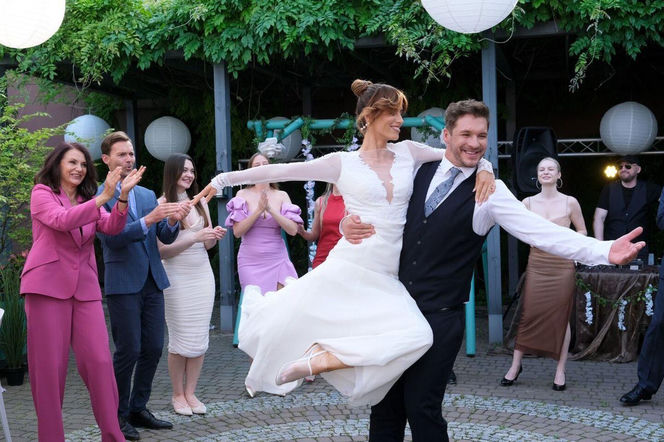 M jak miłość odc. 1890. Kama (Michalina Sosna), Marcin (Mikołaj Roznerski)