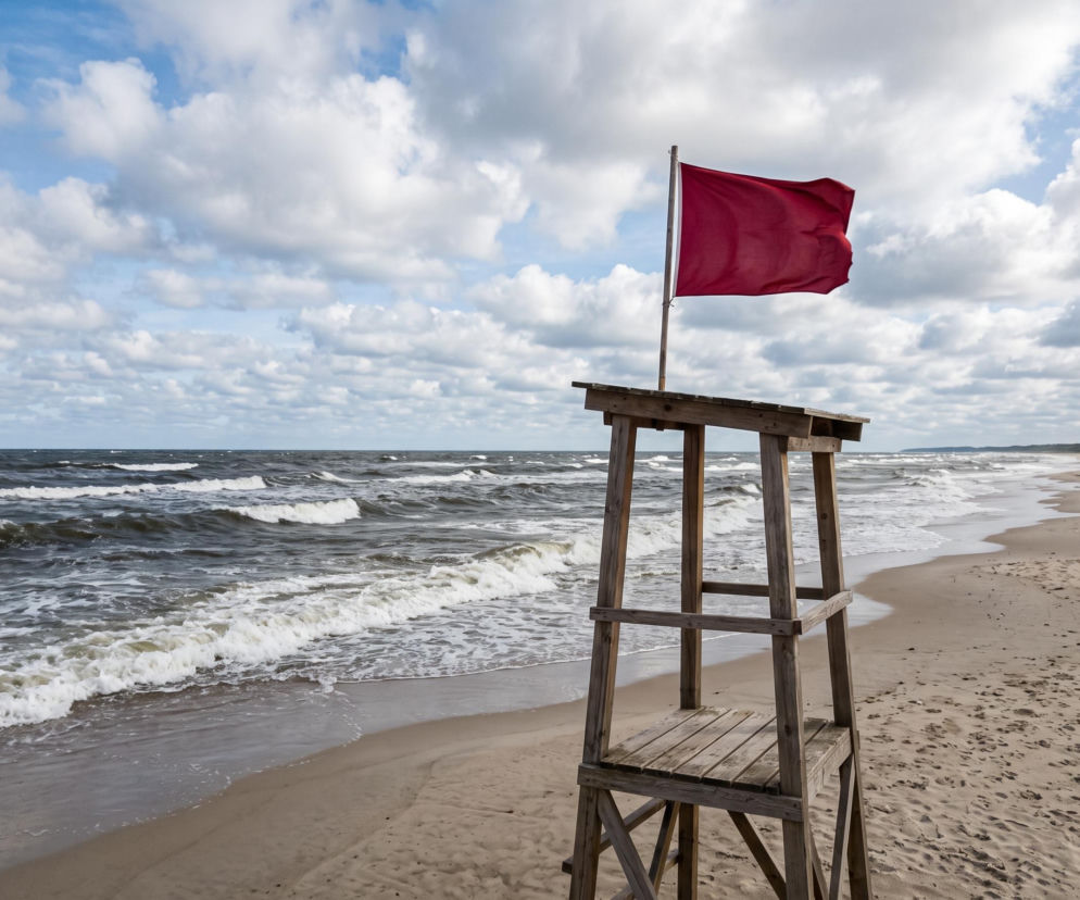 Sinice Łeba. Czy w Łebie można się kąpać 28.07? Flaga, warunki pogodowe