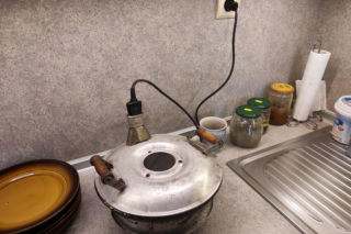 W PRL-u stał w każdym domu, potem stał się synonimem starości. Dzisiaj wraca do łask i kosztuje nawet 600 zł! Sprawdź, czy to masz