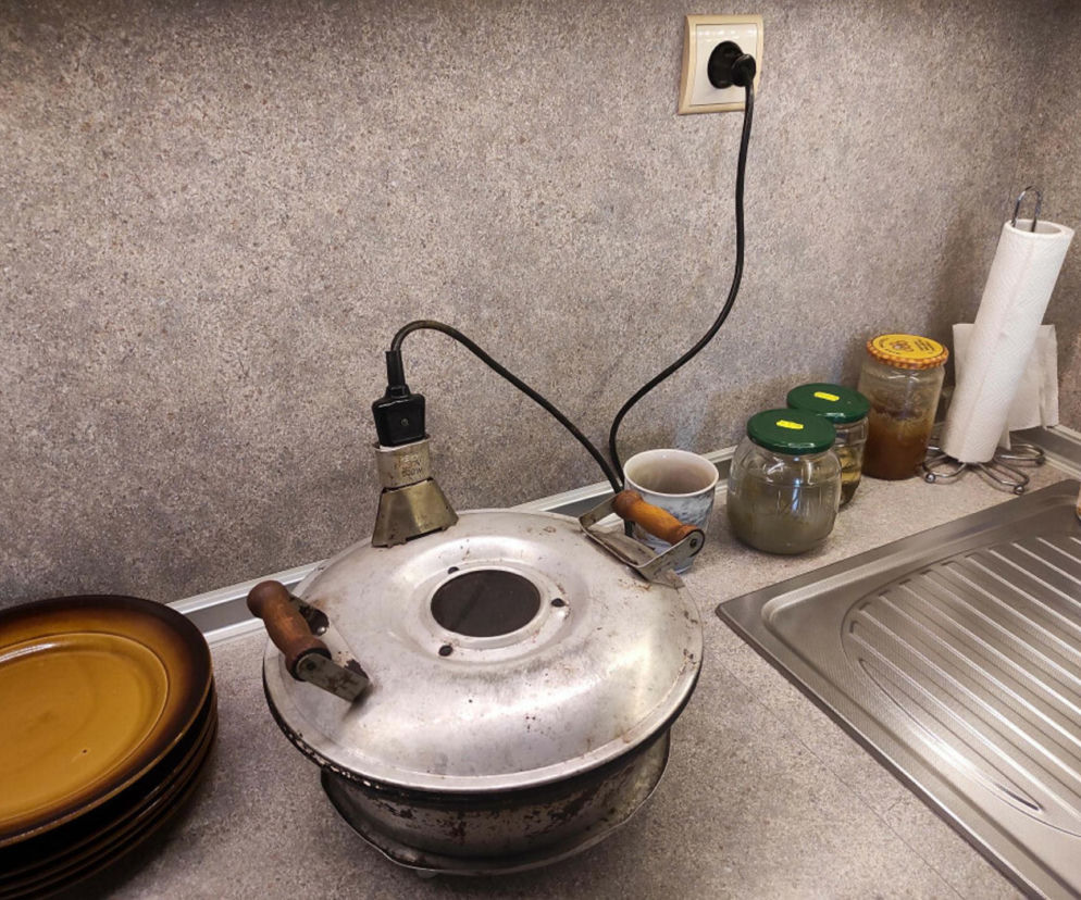 W PRL-u stał w każdym domu, potem stał się synonimem starości. Dzisiaj wraca do łask i kosztuje nawet 600 zł! Sprawdź, czy to masz