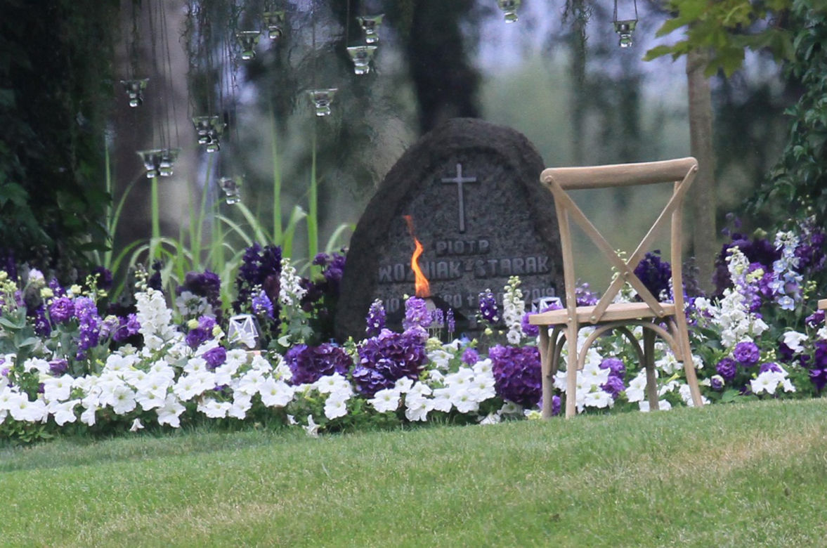 Dwa groby Woźniak-Staraka