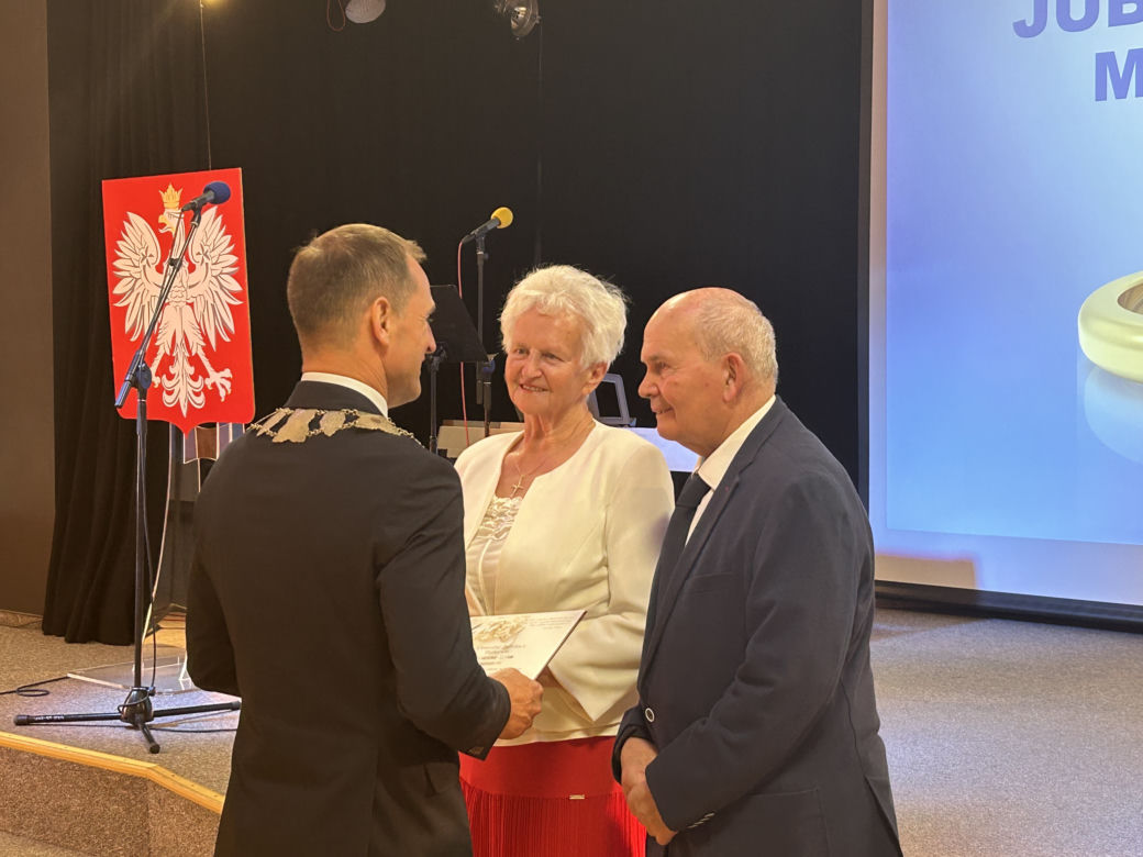 25 par świętowało swój jubileusz małżeński, a wśród nich rekordziści