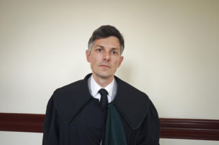 Orał asfalt, dziś zajął się nim sąd