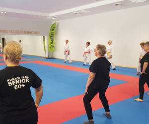 Seniorzy z Torunia trenują karate