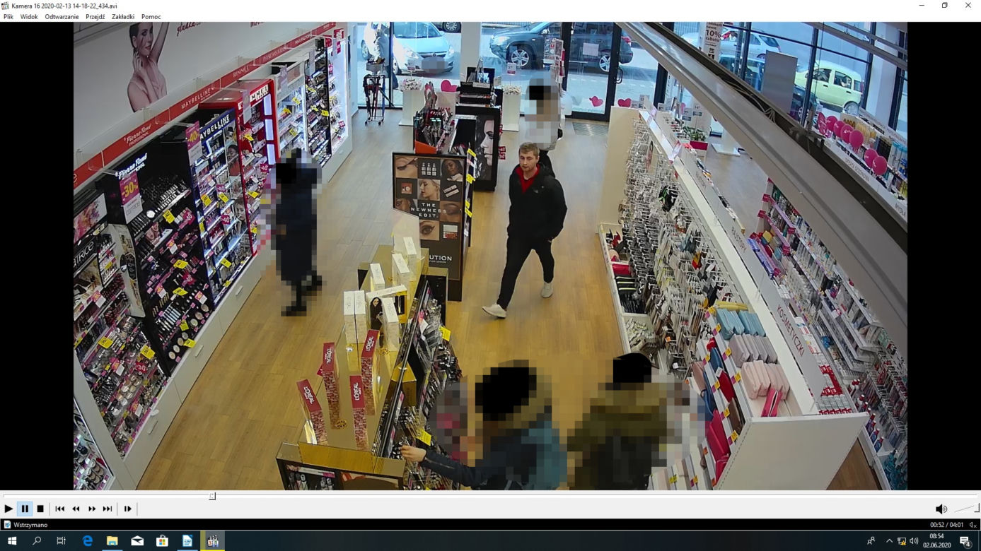 Oni są poszukiwani przez łódzką policję. Rozpoznajecie którąś z tych osób? 