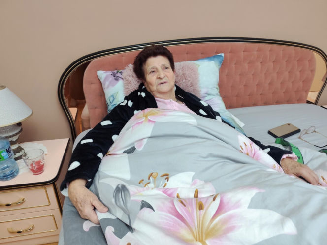 Dramat pod Krakowem. Seniorka czołgała się po jezdni, minęło ją kilkanaście samochodów