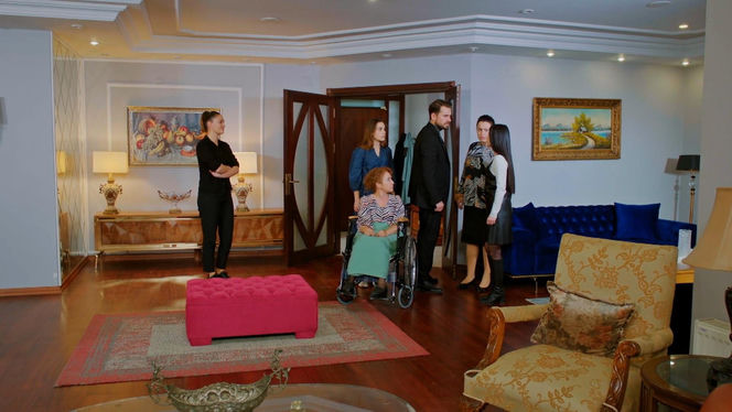 Miłość i nadzieja, odcinek 328: Hulya powie Kuzeyowi, że to Bahar zepchnęła ją z balkonu! Wyrzuci ją i Cavidan z domu - ZDJĘCIA