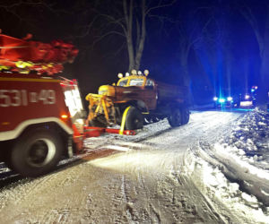 Kolejny atak zimy w Polsce! Nawet pług nie dał rady. Służby przygotowują się na trudną noc [ZDJĘCIA]
