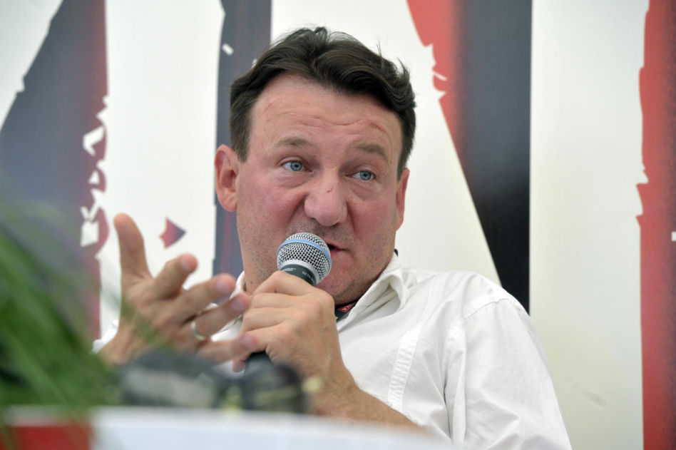 Robert Więckiewicz zaczynał w technikum budowlanym. Tak wyglądała jego niezwykła metamorfoza