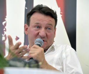 Robert Więckiewicz zaczynał w technikum budowlanym. Tak wyglądała jego niezwykła metamorfoza