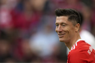 Transfer Roberta Lewandowskiego wywołał finansową lawinę! Potężna kasa dla polskich klubów, kwoty idą w miliony
