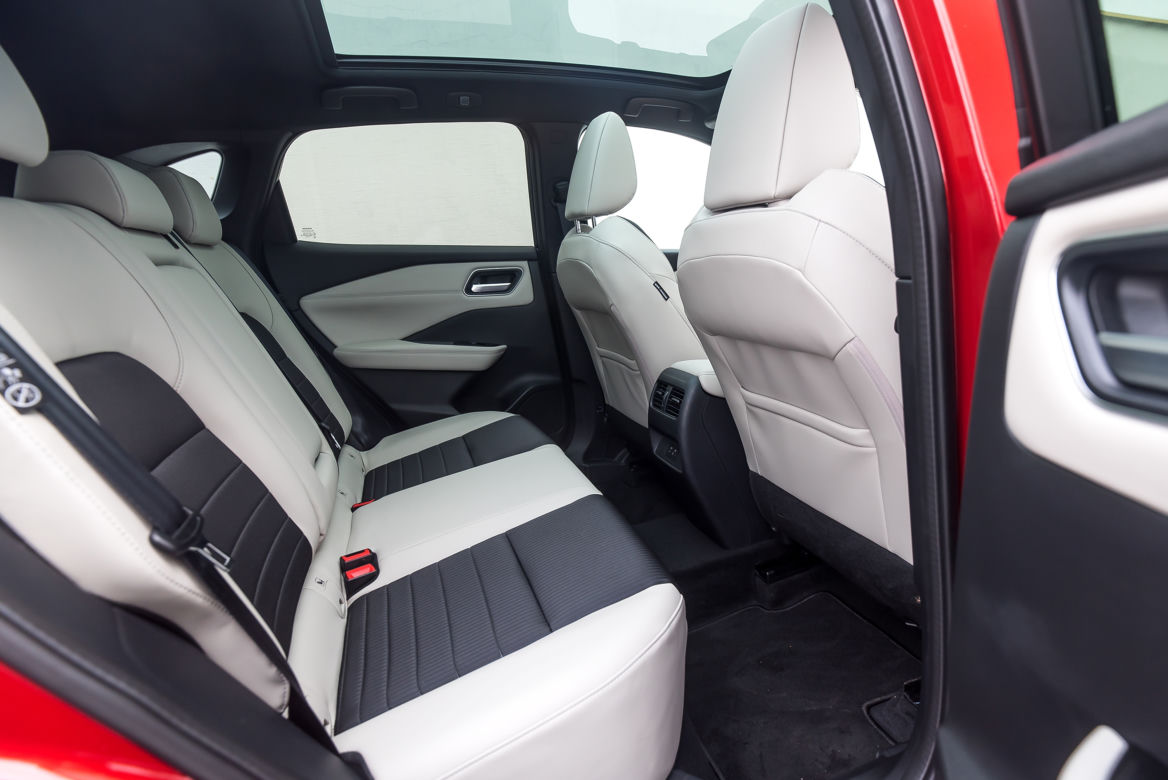 Nissan Qashqai 1.3 DIG-T MHEV 158 KM Xtronic 4WD TEKNA