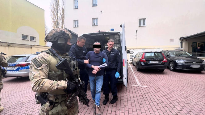 Ścigani przez międzynarodową policję zatrzymani w Warszawie. To nimi interesował się m.in. Interpol