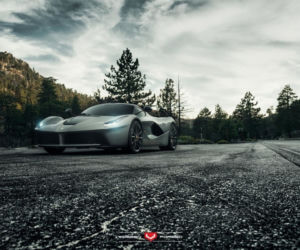 Ferrari LaFerrari na kołach Vossen