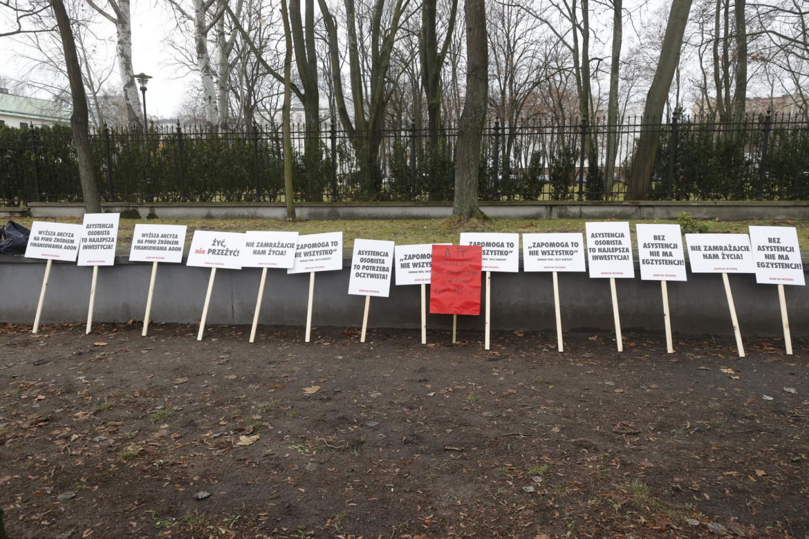 Protest osób z niepełnosprawnościami pod Kancelarią Premiera