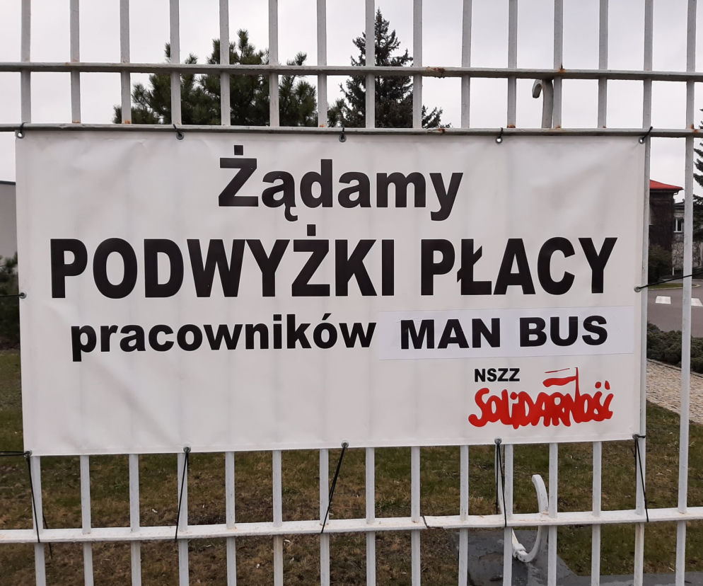 Protest NSZZ „Solidarność” w starachowickim MAN-ie trwa! 