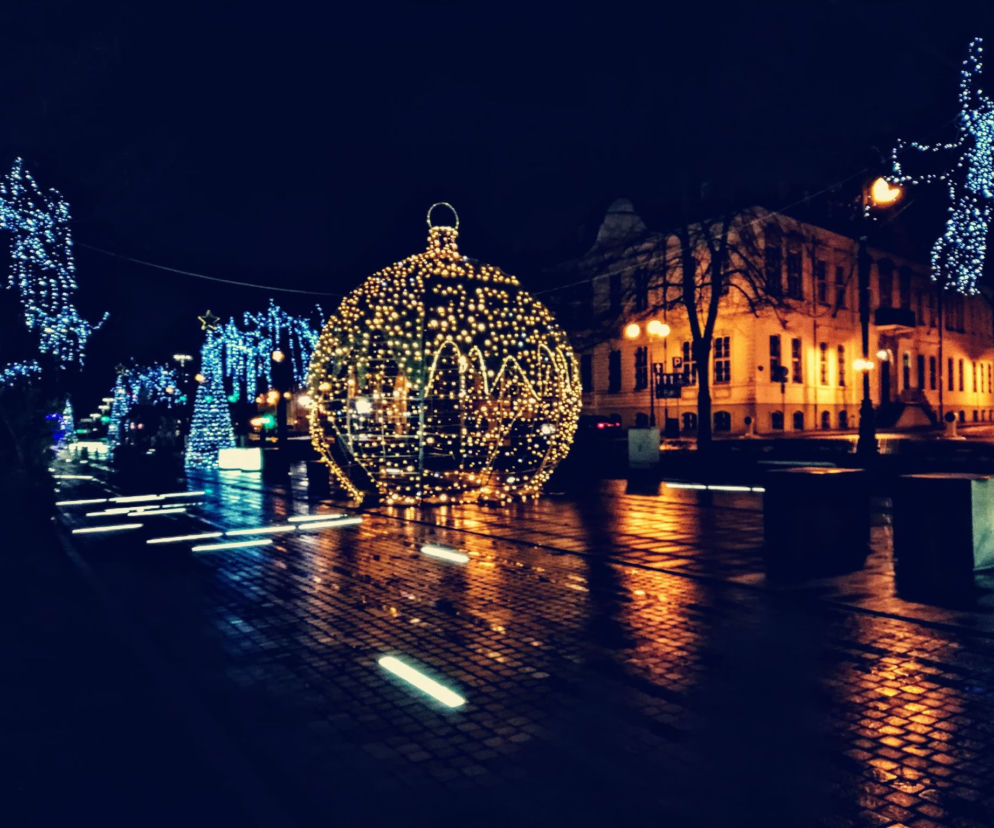 Iluminacje na Alei Kwiatowej