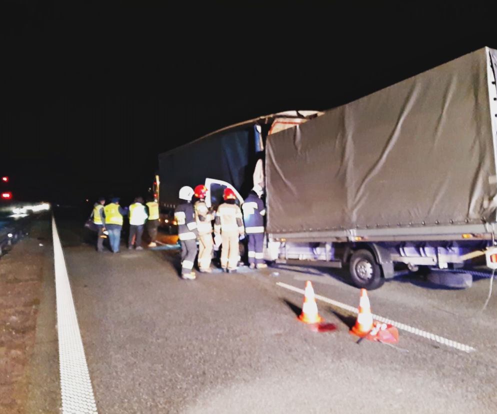 Tragiczny wypadek na S8 w Lubochni. Kierowca ZMIAŻDŻONY wraz z CAŁĄ KABINĄ. Jak do tego doszło?