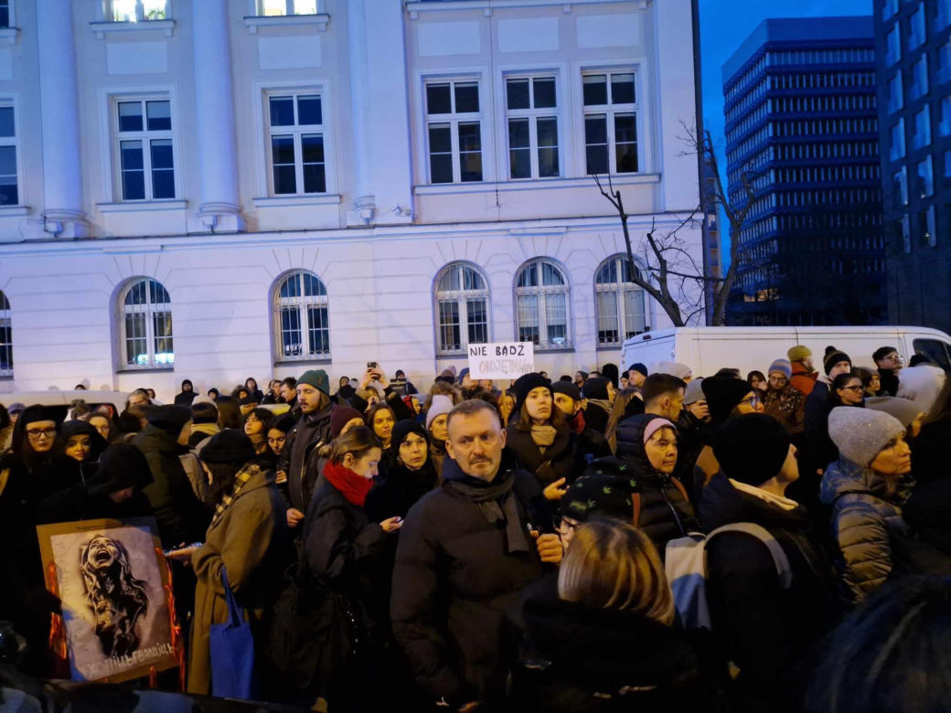 Marsz przeciwko przemocy po brutalnym ataku na 25-letnią Lizę