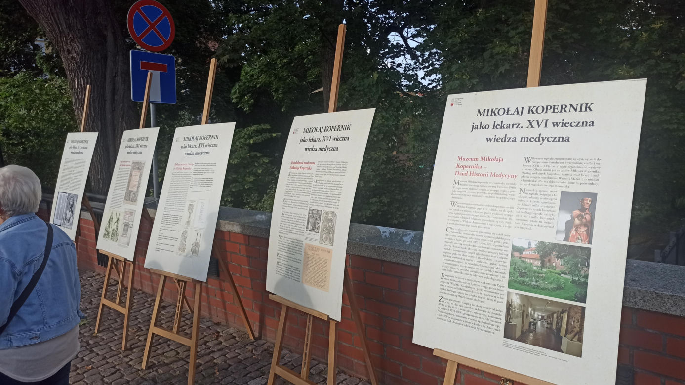Tłumy na Starym Mieście w Olsztynie. Mieszkańcy świętowali 25-lecie samorządu Warmii i Mazur [ZDJĘCIA]