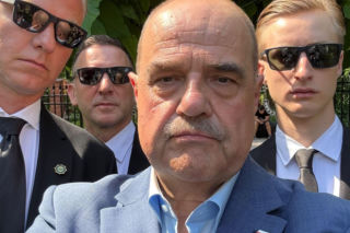 Ranczo nowy sezon 11. Prezydent Paweł Kozioł (Cezary Żak) i funkcjonariusze SOP