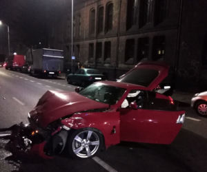 Staranował samochody! Nocny rajd pirata drogowego w Szczecinie