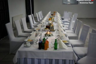 Śląskie: Zorganizowali przyjęcie w restauracji na 20 osób. Przyszła policja i wygoniła gości