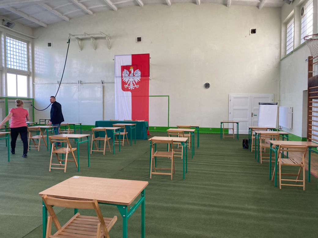 Matura 2023. Maturzyści podczas matury w LO VII w Zielonej Górze