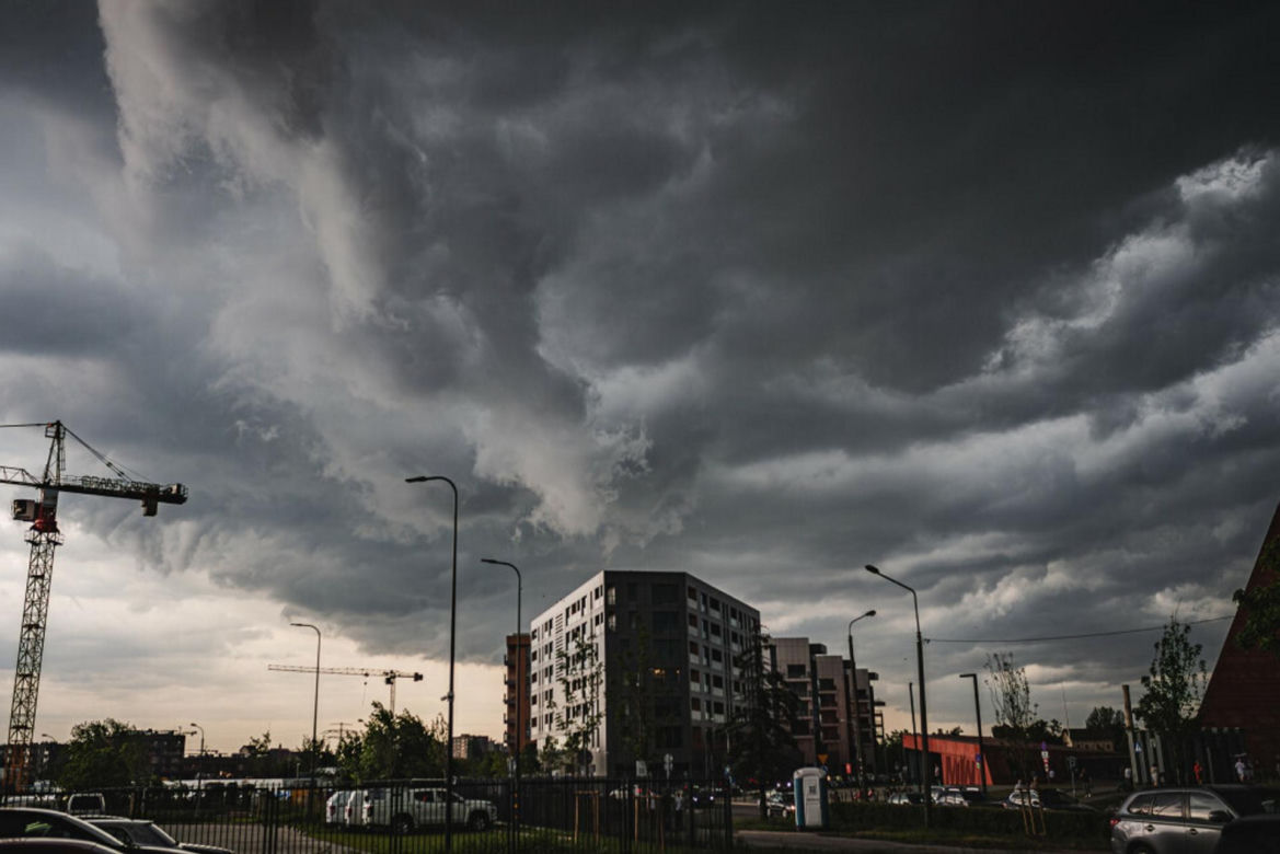 Burze nad Polską. Strażacy podali miażdżące dane. Pogoda jak z koszmaru