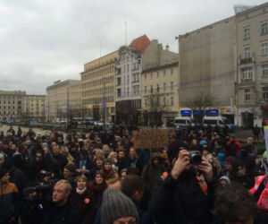 Poznań: Manifestacja muzułmanów w Polsce przeciwko terroryzmowi