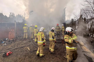 Z piętrowego domu zostały tylko zgliszcza, ogień zabrał wszystko. Potężny pożar pod Warszawą
