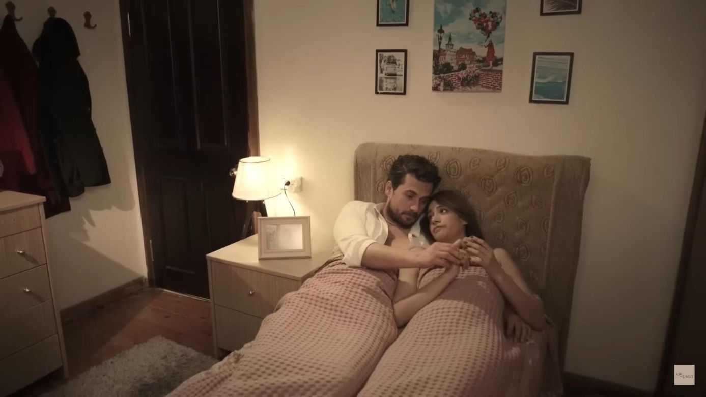 Romantyczna noc Elif i Kuzeya. Te sceny rozgrzeją fanów serialu "Miłość i nadzieja"