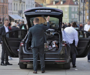 Minister rolnictwa Stefan Krajewski na jarmarku wielkanocnym