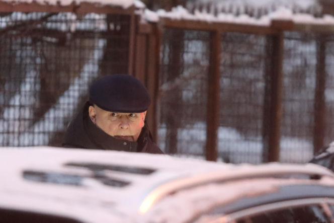 Wiercą Kaczyńskiemu za ścianą