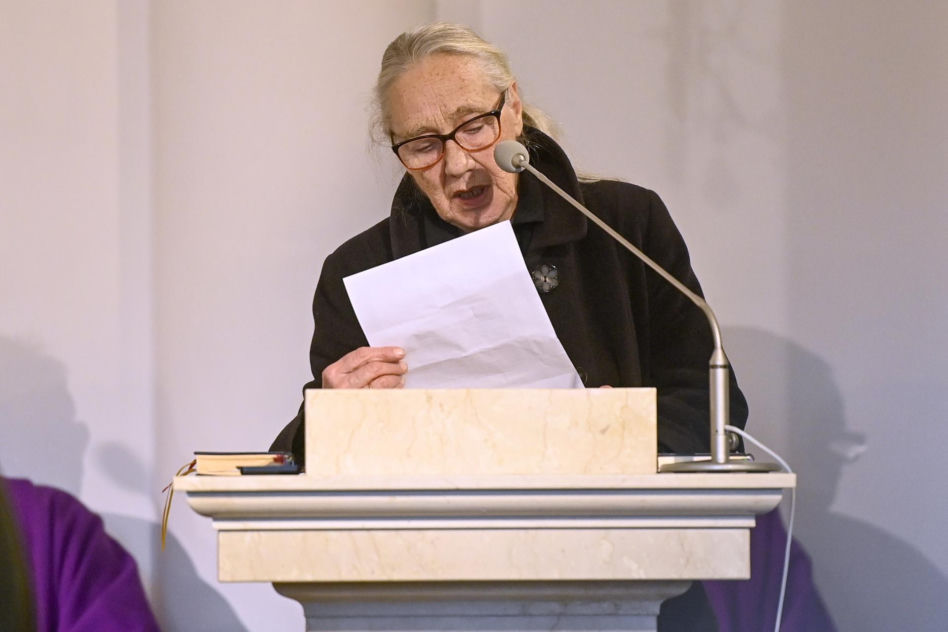 Znani żegnają Izabelę Cywińską. Zadumany Garlicki, smutny Grabowski i bardzo poważna Torbicka