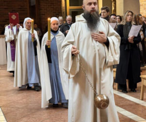 Spędzili 42 godziny na modlitwie w Warszawie. Powód może szokować