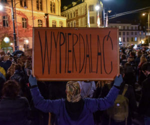 Strajk kobiet w Toruniu. Tańce, straż pod kościołem i wiele więcej - środa (28.10.2020)