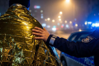 Akcja ratunkowa w Piszu. Policjant i żołnierz uratowali życie 46-latkowi